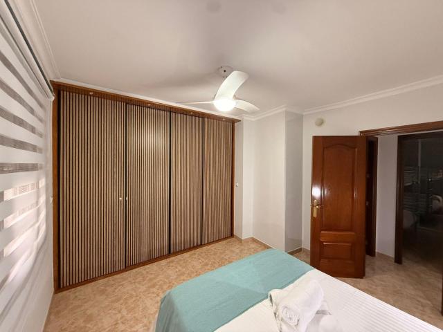 Vivienda con licencia turística y plaza de garaje incluida en Plaza de Santa Marina