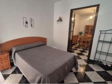 VIVIENDA CON POSIBILIDAD DE RENOVAR Y CURSO ESCOLAR