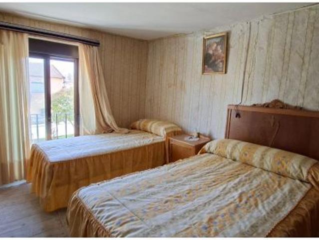 VIVIENDA CON PATIO EN SAN JUAN DEL MONTE, EN LA RIBERA DEL DUERO BURGALESA