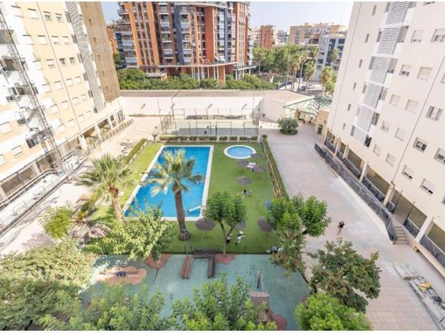 VIVIENDA CON PISCINA, PLAZA DE GARAJE Y TRASTERO