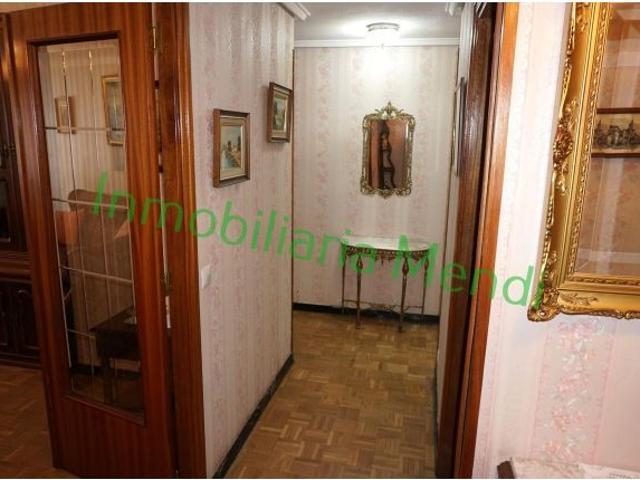 VIVIENDA CON PLAZA DE GARAJE EN PASAJE DE LAS ANTILLAS JUNTO A LA CALLE PARAGUAY VITORIA GASTEIZ