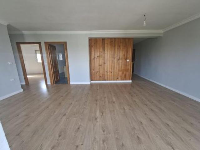 VIVIENDA CON TERRAZA Y VISTAS DESPEJADAS
