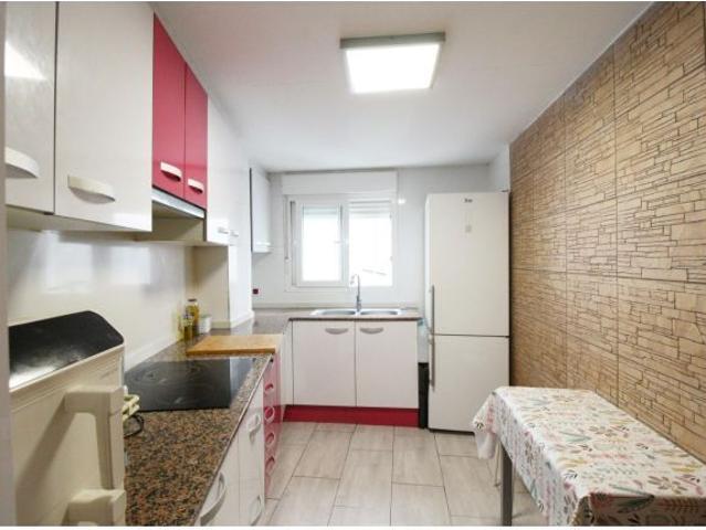 VIVIENDA CON TRES DORMITORIOS EN BUENA ZONA DE ALAQUAS