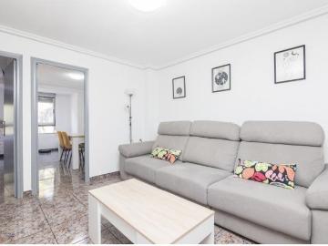 VIVIENDA CON VISTAS EN ALQUILER, PRIVACIDAD Y DISEÑO INTELIGENTE EN AV. LIBERTAD