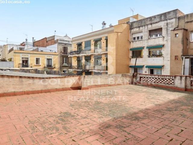 Vivienda de 195 m² con múltiples espacios y gran potencial en el corazón de