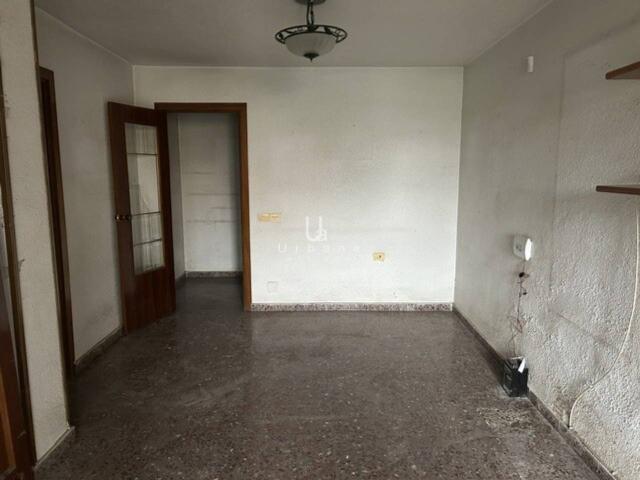 Vivienda de 3 dormitorios con balcón y excelente ubicación en Espinardo