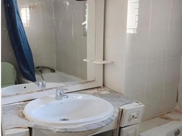 Vivienda de 3 dormitorios en Alcala de Henares Oportunidad Única por €153,000
