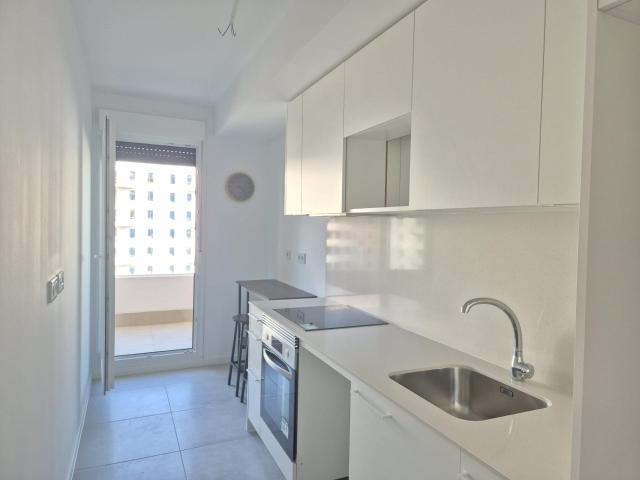 Vivienda de 3 dormitorios en alquiler sin amueblar Entrenucleos