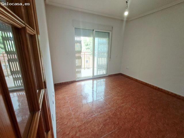 Vivienda de 3 dormitorios, 2 baños y 105 m2 en Patiño
