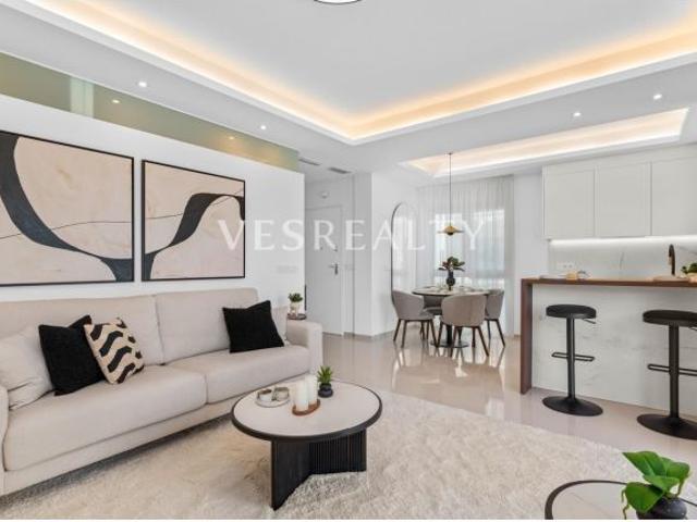 ¡Vivienda de tus sueños en Quesada!