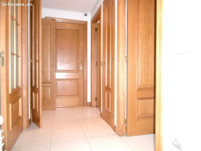 VIVIENDA DE ALQUILER CON 3 DORMITORIOS EN URBANIZACION CERRADA