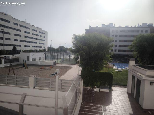 Vivienda de alquiler con piscina y plaza de garaje