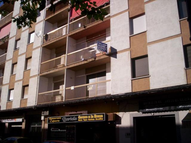 VIVIENDA DE ALQUILER PARA ESTUDIANTES DE CUATRO DORMITORIOS EN LA ZONA DE COLON