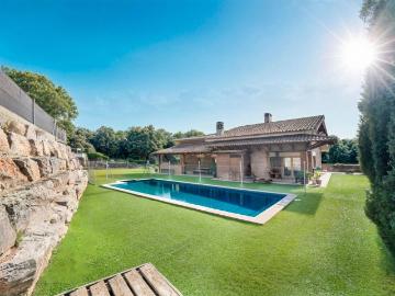 Vivienda de alto standing de 346 m2 en venta Bigues i Riells, Cataluña