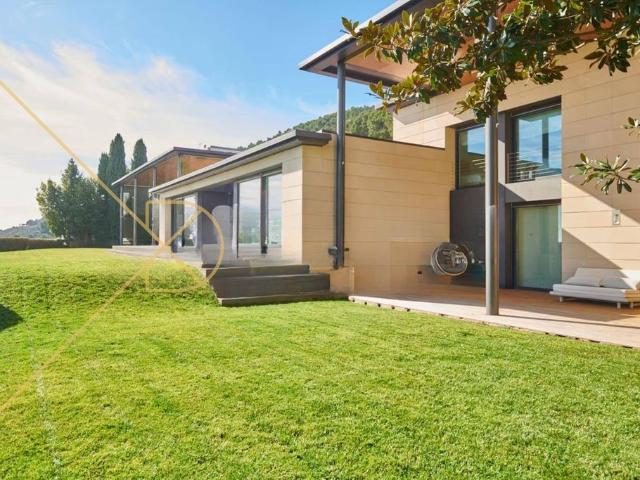 Vivienda de alto standing de 1800 m2 en venta Barcelona, España