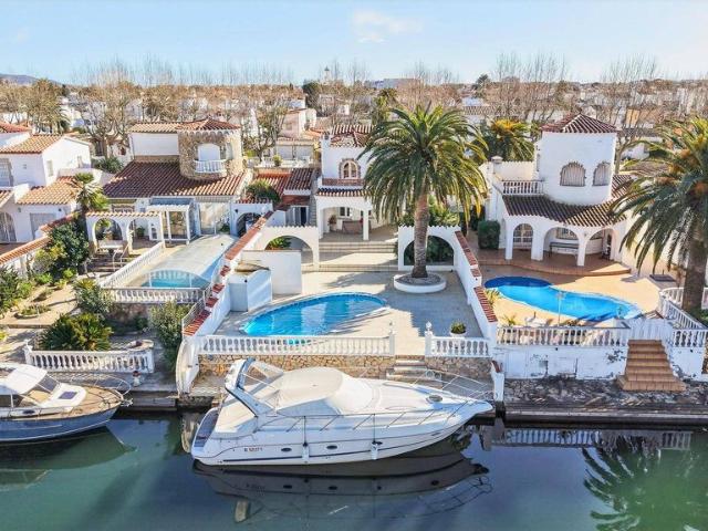 Vivienda de alto standing de 187 m2 en venta Empuriabrava, Cataluña