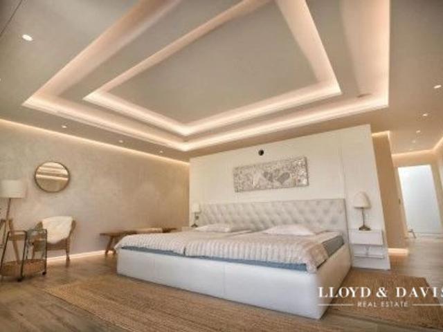 Vivienda de alto standing de 1373 m2 en venta Marbella, España