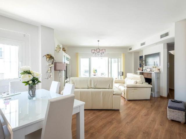 Vivienda de alto standing de 242 m2 en venta Fuengirola, España
