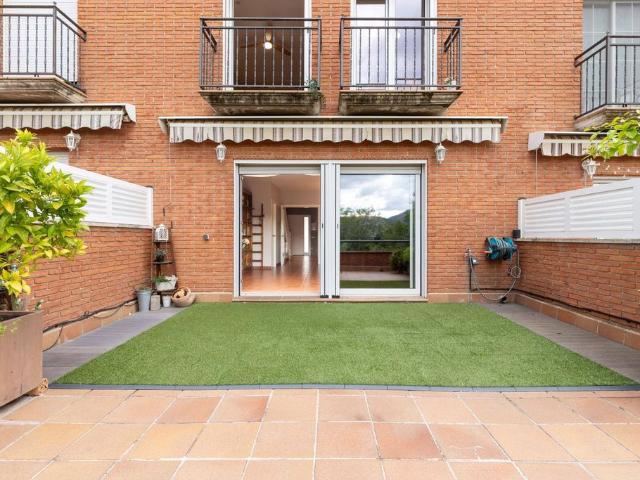 Vivienda de alto standing de 279 m2 en venta Viladecaballs, Cataluña