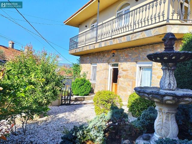 Vivienda de alto standing de 293 m2 en venta Teo, España