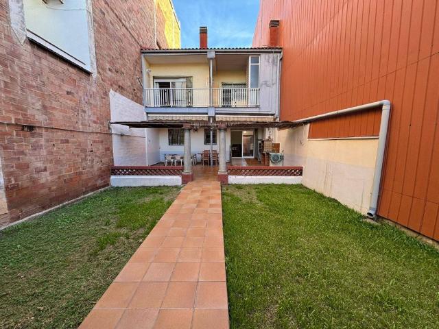 Vivienda de alto standing de 291 m2 en venta Cornellà de Llobregat, Cataluña