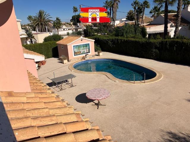 Vivienda de alto standing de 200 m2 en venta Playas de Orihuela, Comunidad Valenciana