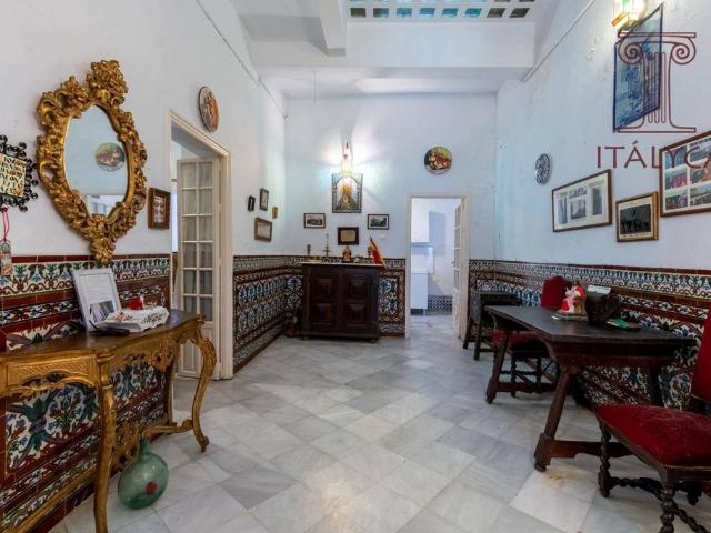Vivienda de alto standing de 228 m2 en venta Sevilla, Andalucía