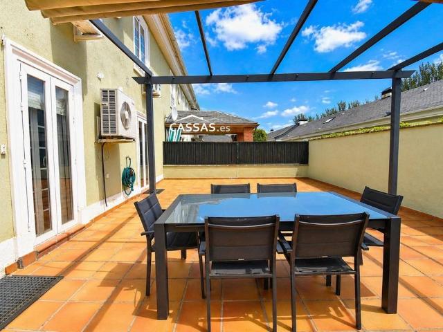 Vivienda de alto standing de 230 m2 en venta Torrejón de Ardoz, España
