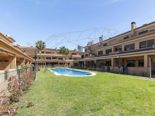 Vivienda de alto standing de 340 m2 en venta Valencia, España