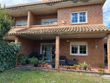Vivienda de alto standing de 340 m2 en venta Zaragoza, España