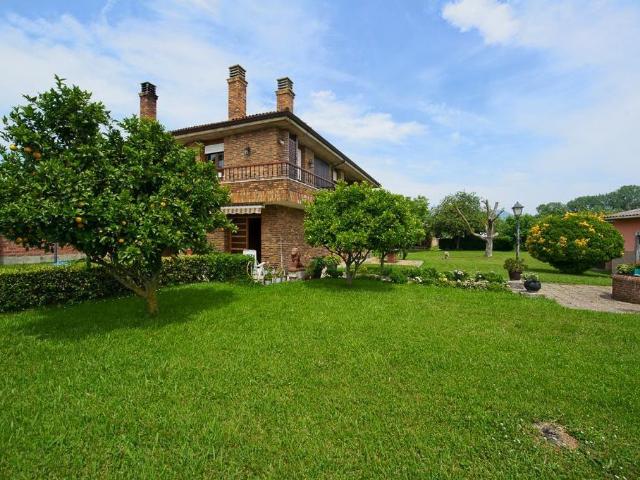 Vivienda de alto standing de 348 m2 en venta Laredo, Cantabria
