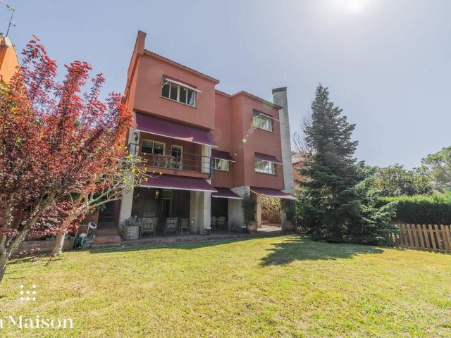Vivienda de alto standing de 351 m2 en venta Arenys de Munt, Cataluña
