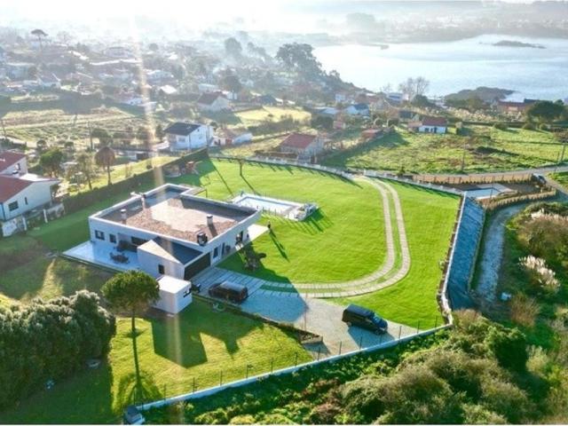 Vivienda de alto standing de 359 m2 en venta Oleiros, Galicia