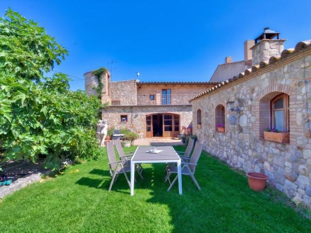 Vivienda de alto standing de 370 m2 en venta Vilamacolum, España