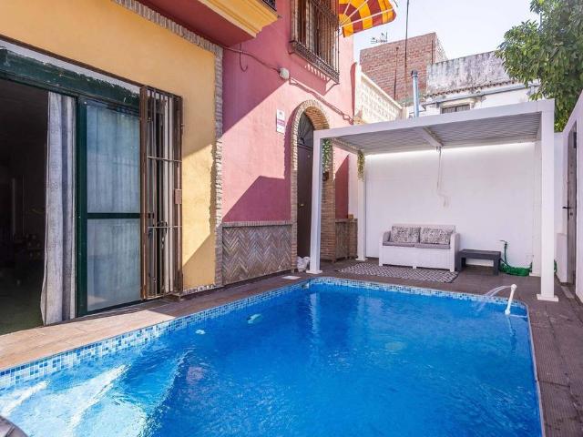 Vivienda de alto standing de 300 m2 en venta Sevilla, España