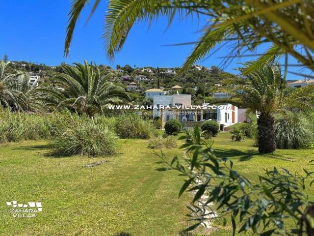 Vivienda de alto standing de 420 m2 en venta Zahara de los Atunes, Andalucía