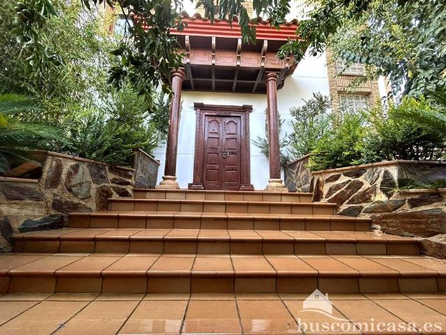 Vivienda de alto standing de 437 m2 en venta Linares, Andalucía