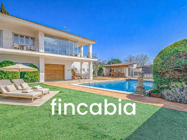 Vivienda de alto standing de 436 m2 en venta Santa Coloma de Farnés, Cataluña