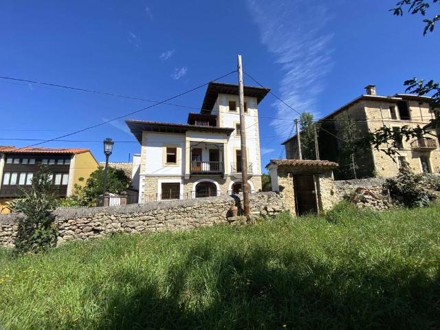 Vivienda de alto standing de 588 m2 en venta Colombres, España