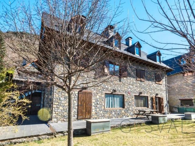 Vivienda exclusiva de 520 m2 en venta Viella Mitg Arán, España