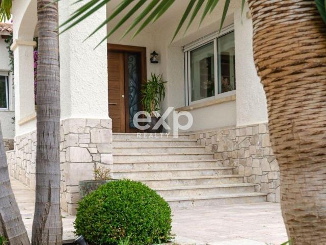 Vivienda de alto standing de 832 m2 en venta Roda de Barà, España