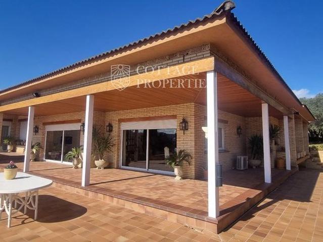 Vivienda de alto standing de 900 m2 en venta Bañolas, España
