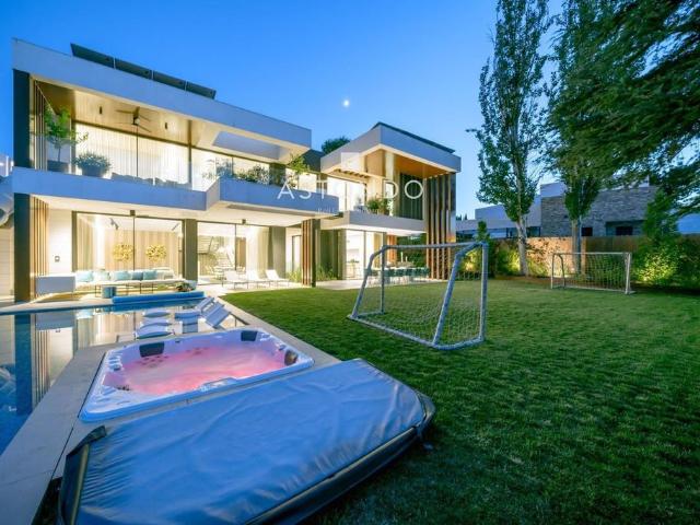 Vivienda de alto standing de 924 m2 en venta Madrid, Comunidad de Madrid