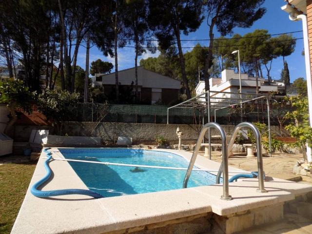 Vivienda de alto standing en venta Castelldefels, España