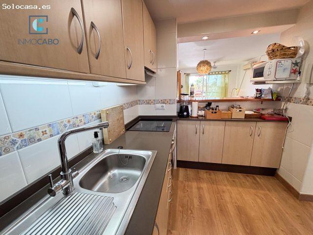 Vivienda de dos dormitorios con terraza acristalada y solárium en Residencial Albatros III, Mar de C