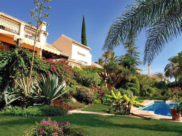 Vivienda de lujo de obra nueva de 686 m2 en venta Callé El Peral, Benahavís, Provincia de Málaga, Andalucía
