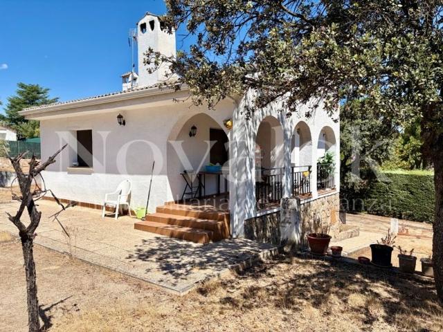 Vivienda exclusiva de 213 m2 en venta Valdemorillo, Comunidad de Madrid