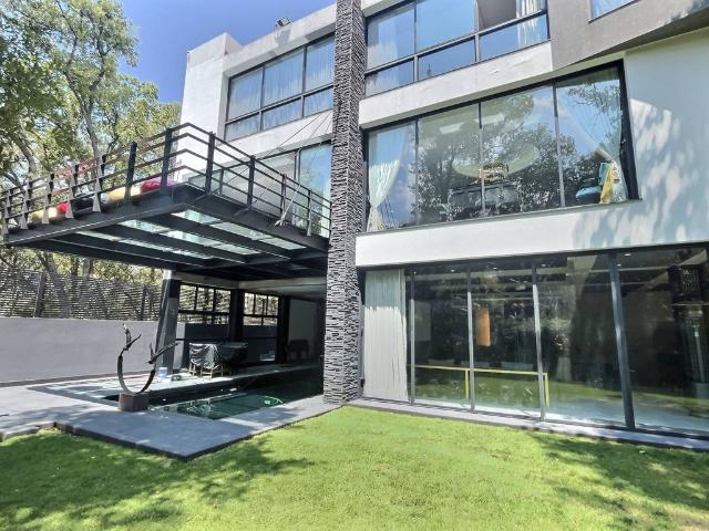 Vivienda de lujo de 1197 m2 en venta Boulevard de la Torre 56, Condado de Sayavedra, Viejo, Estado de México