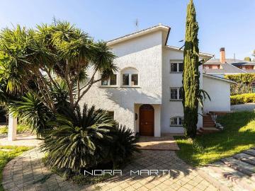Vivienda de alto standing de 288 m2 en venta Cerdanyola del Vallès, Cataluña