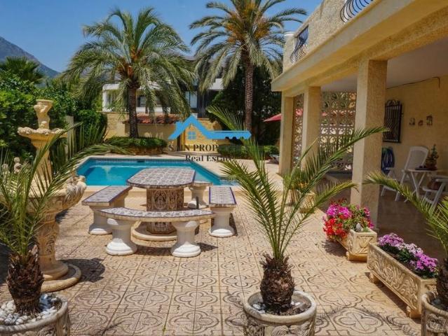 Vivienda de lujo de 266 m2 en venta Alfaz del Pi, España